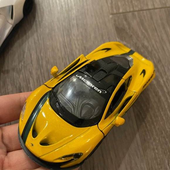 2017 FORT GT and McLaren P1 - Picture 2 of 5